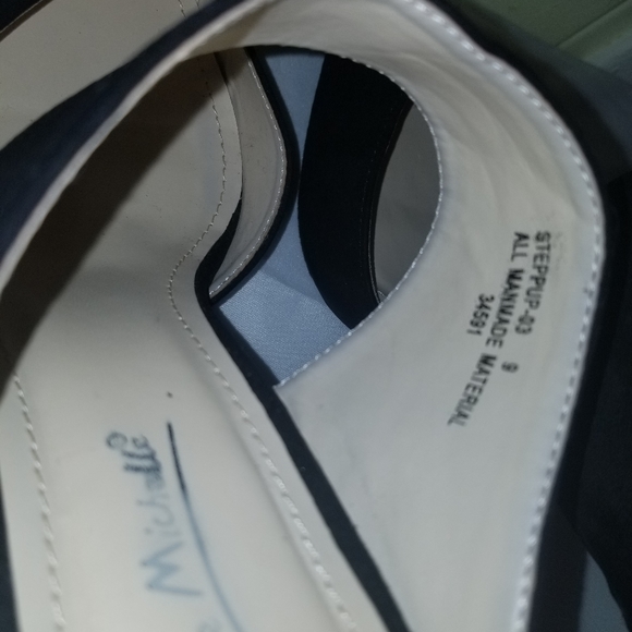 Suade heels size 9 - Picture 5 of 6